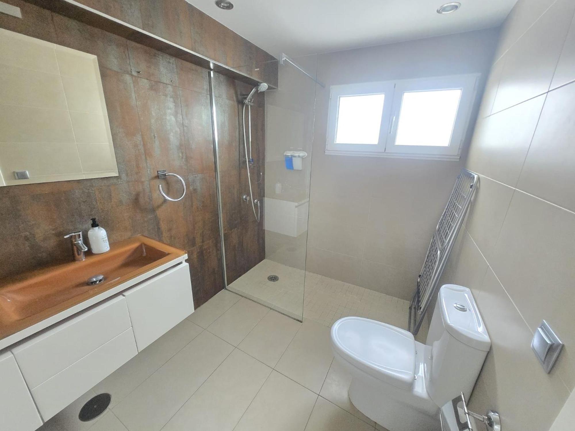 Apartment Roof - Vut4217as